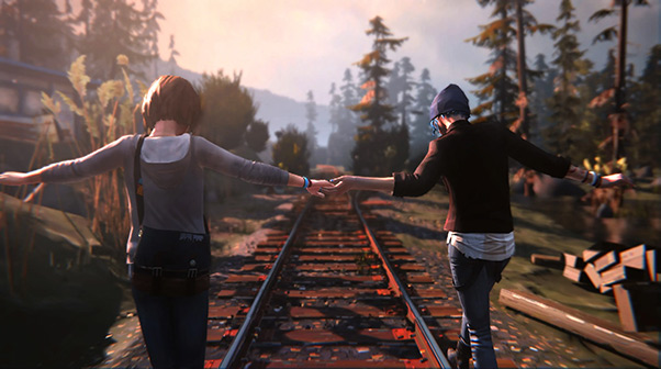 Life is Strange oyunundan iki kız tren raylarında yürüyor.